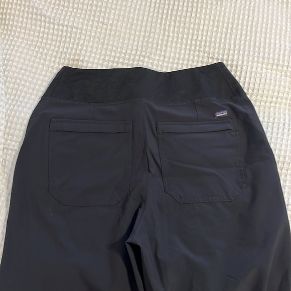 Women’s Patagonia Joggers - Picture 3 of 3